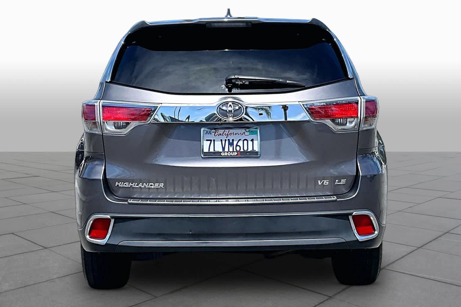Used 2015 Toyota Highlander Plus FWD image 4