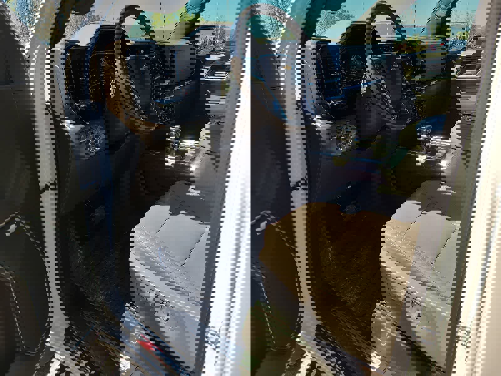 Used 2022 Chevrolet Silverado 1500 LTZ w/ LTZ Convenience Package II image 10