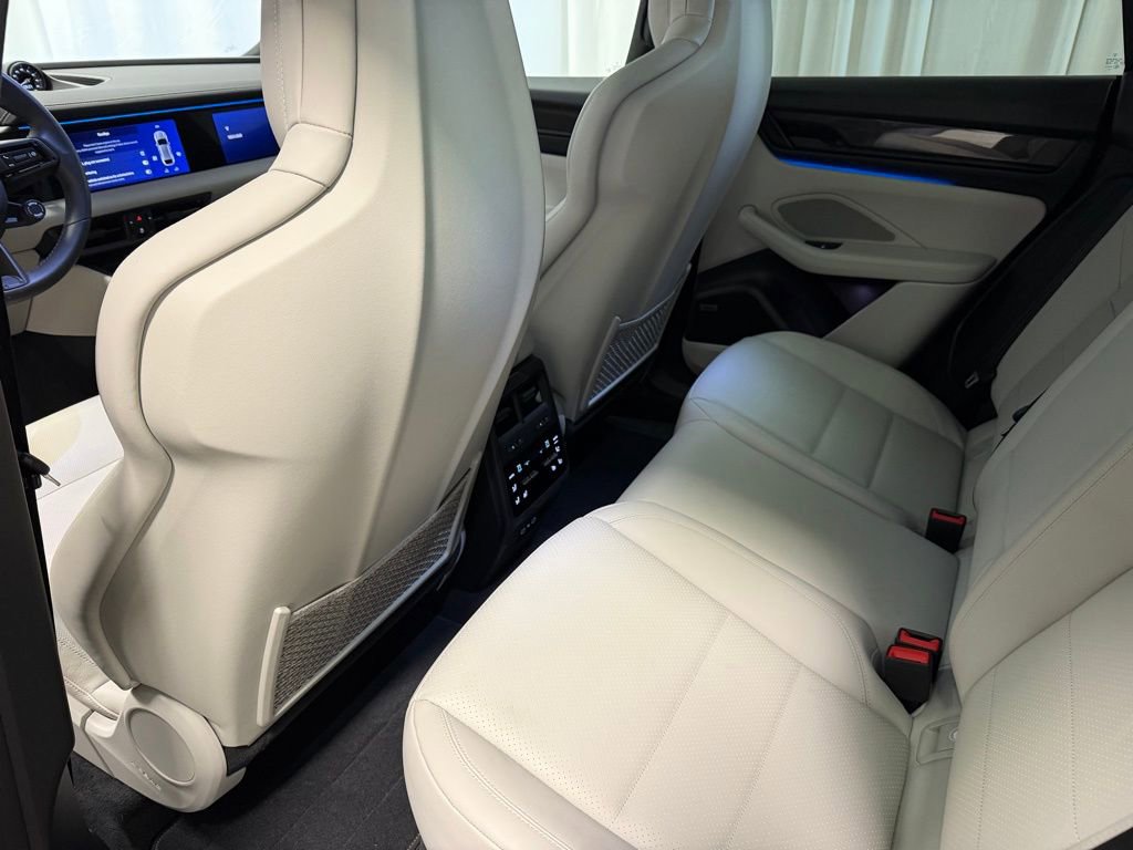 Certified 2025 Porsche Macan Turbo Electric image 23