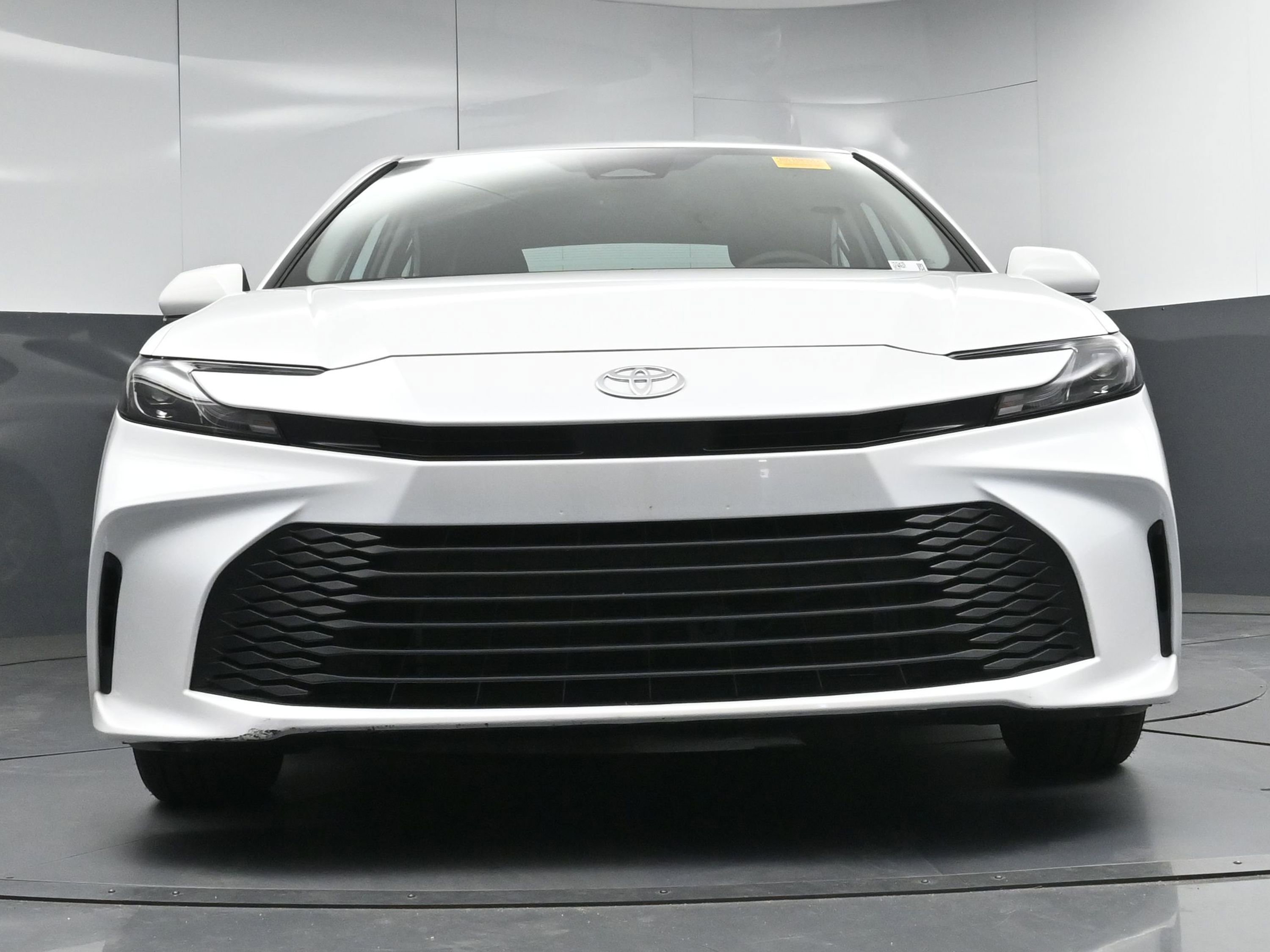 Used 2025 Toyota Camry LE w/ Convenience Package image 26