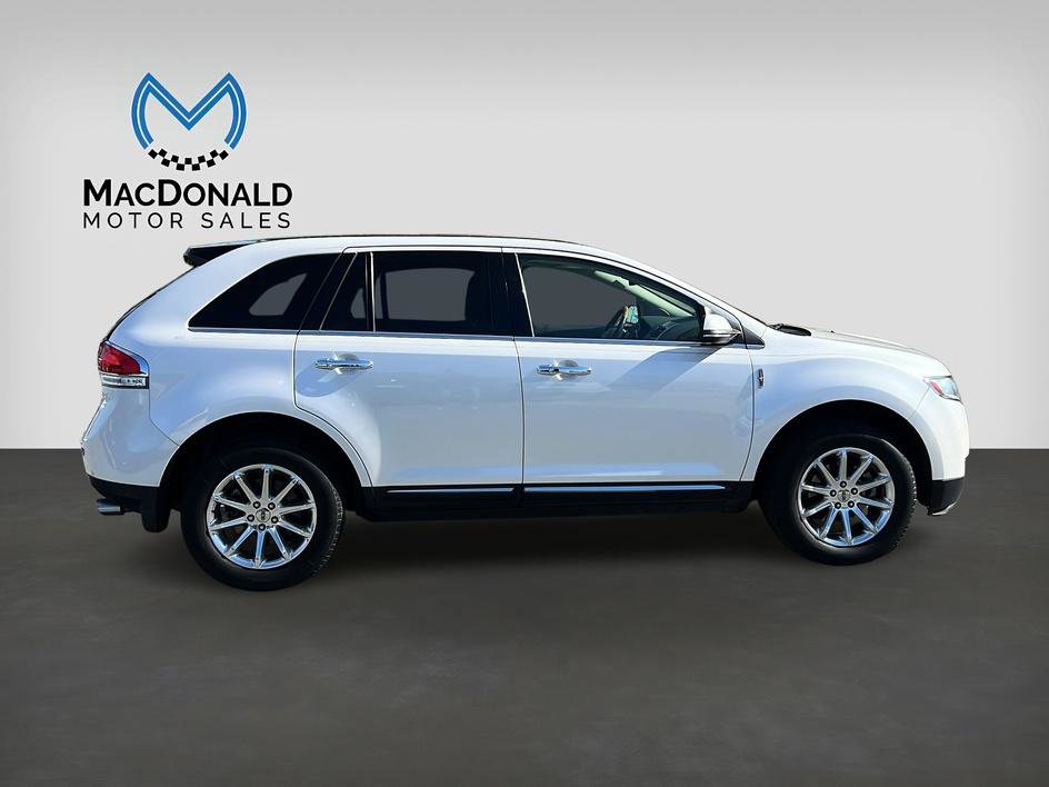 Used 2015 Lincoln MKX FWD w/ Equipment Group 102A image 8