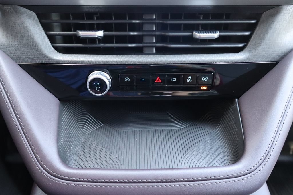 Used 2026 Ford Explorer Platinum AWD/4WD image 9
