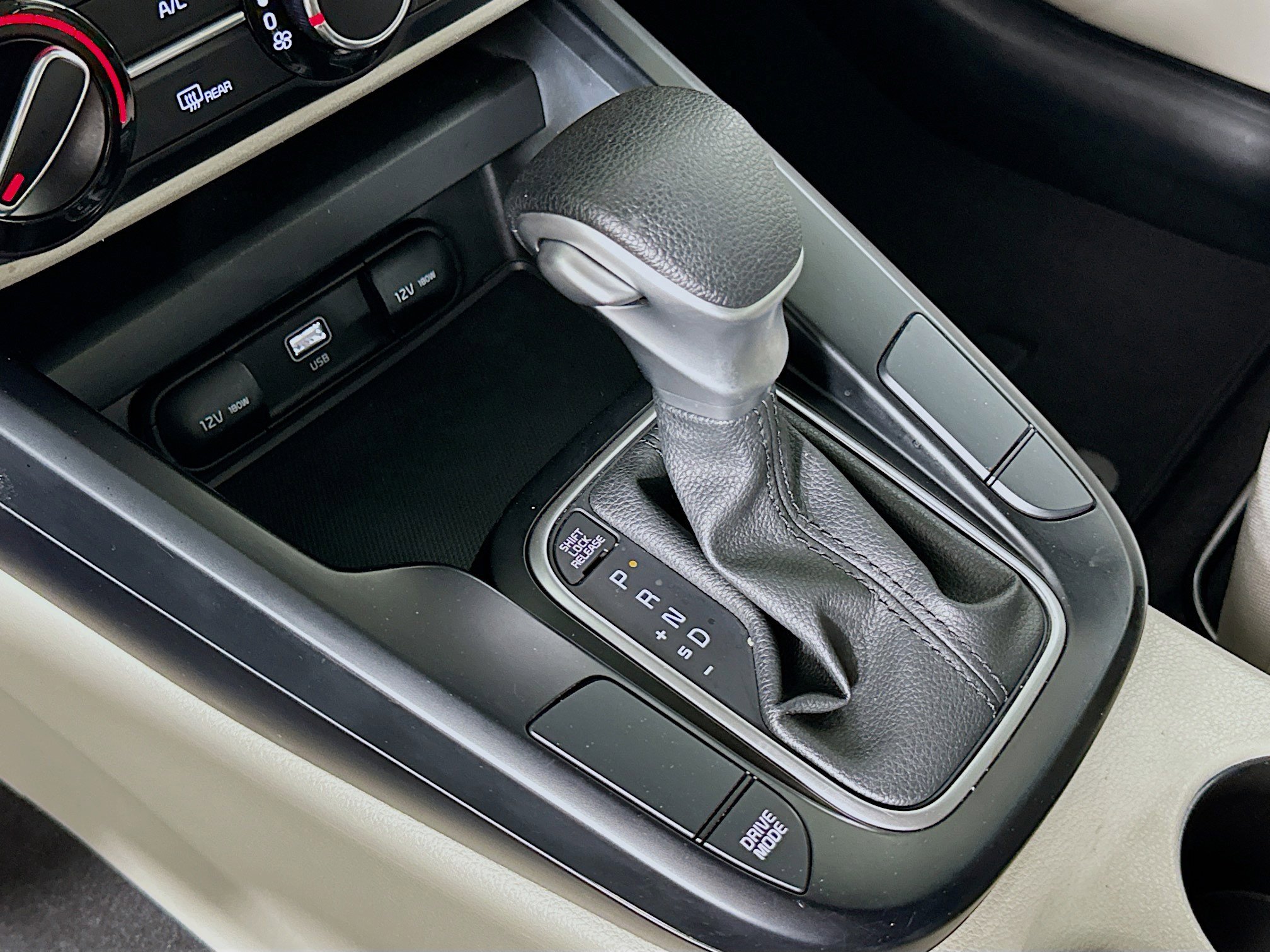 Used 2025 Kia Soul LX w/ LX Technology Package FWD image 24