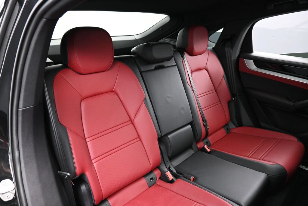 Certified 2026 Porsche Cayenne E-Hybrid Coupe AWD/4WD image 26