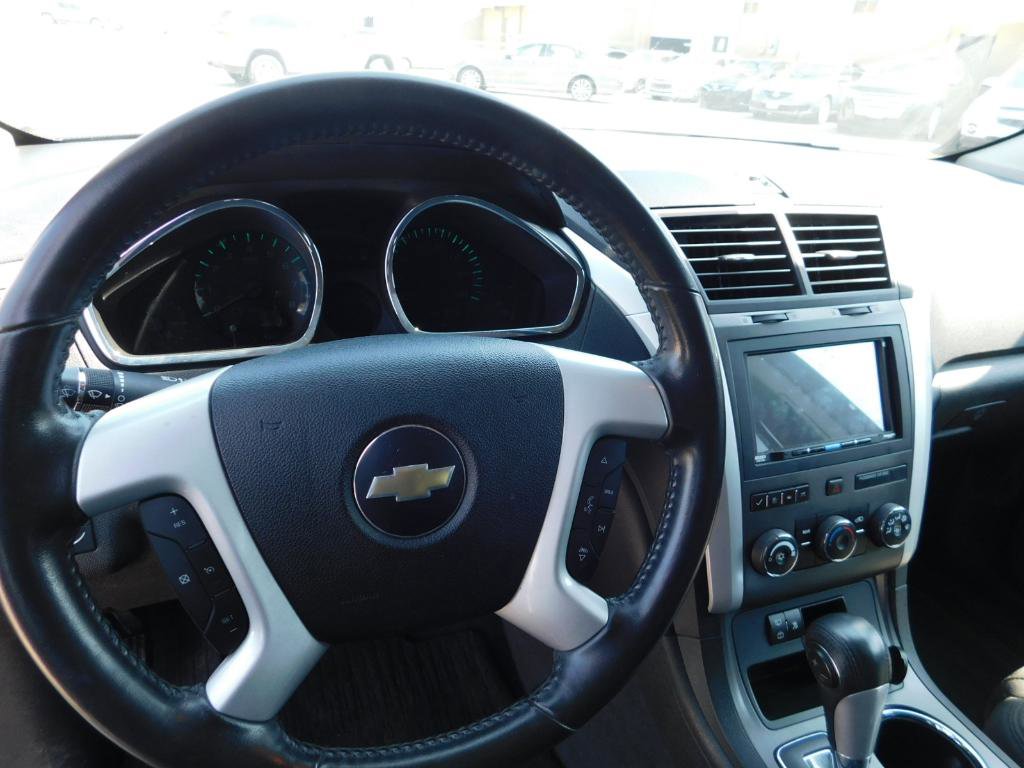 Used 2010 Chevrolet Traverse LT w/ Personal Connectivity Package FWD image 2