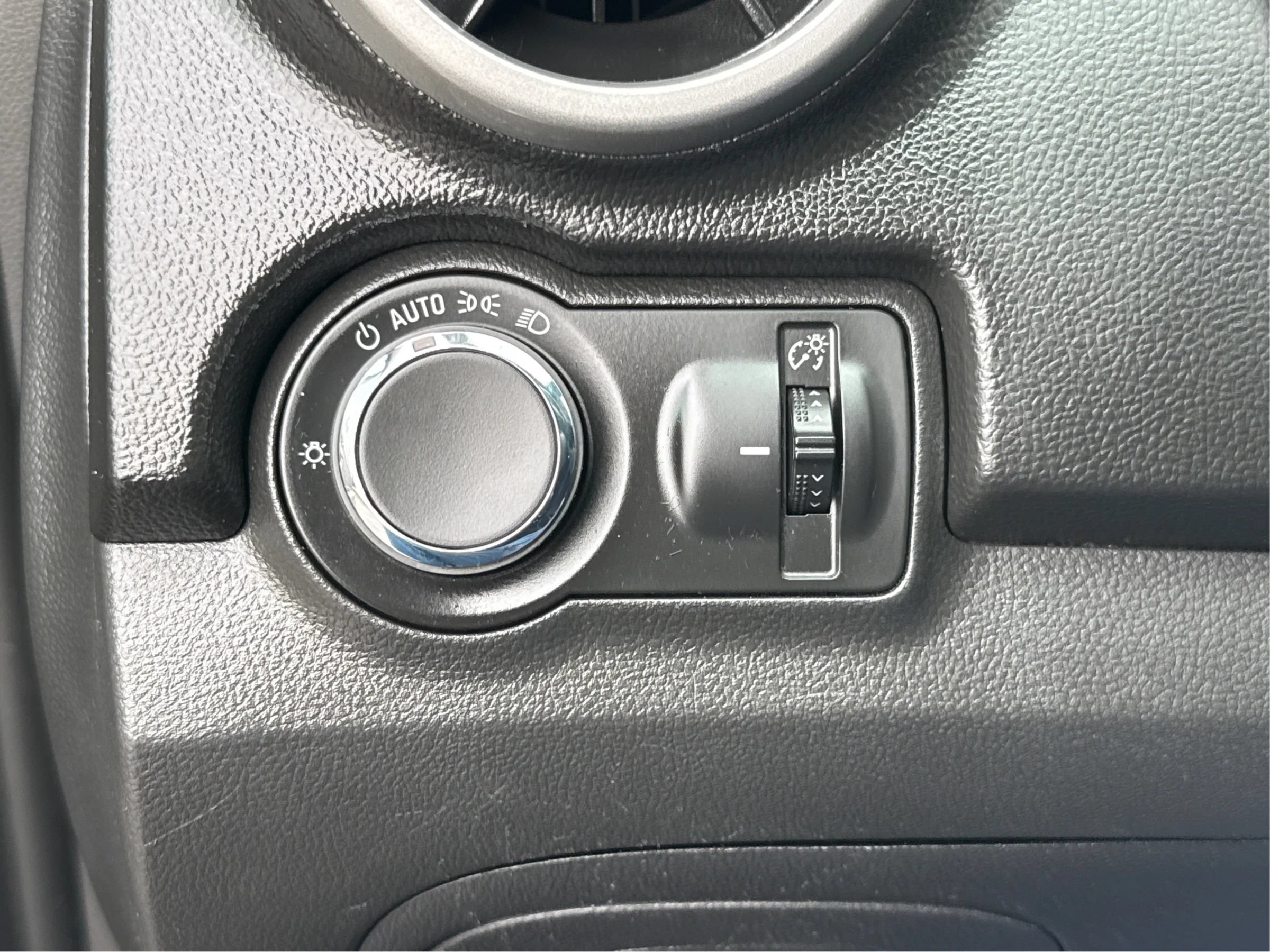 Used 2016 Chevrolet Trax LS FWD image 14