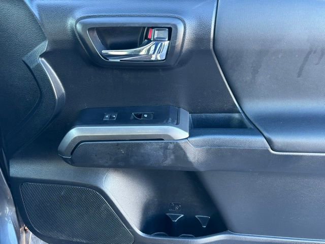 Used 2017 Toyota Tacoma TRD Off-Road image 23