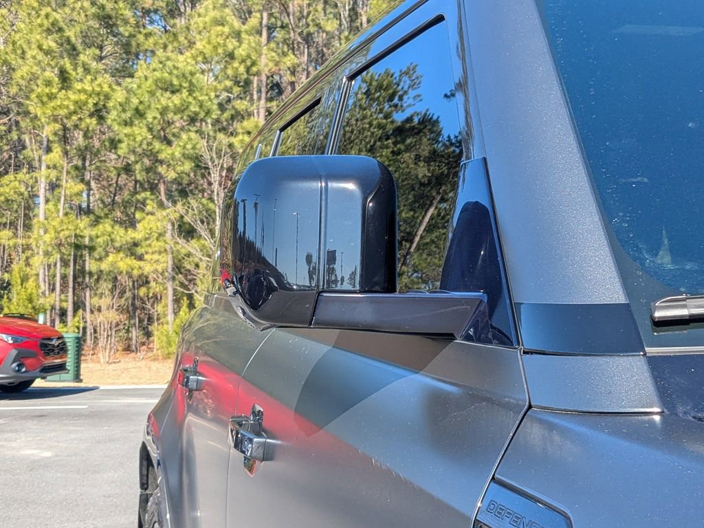 Used 2023 Land Rover Defender 110 V8 image 11