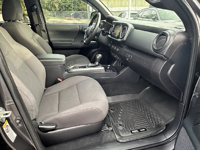 Used 2019 Toyota Tacoma TRD Sport RWD image 10