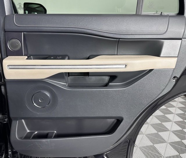 Used 2024 Ford Expedition Limited image 30