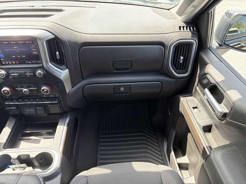 Used 2020 Chevrolet Silverado 1500 RST w/ All-Star Edition image 17