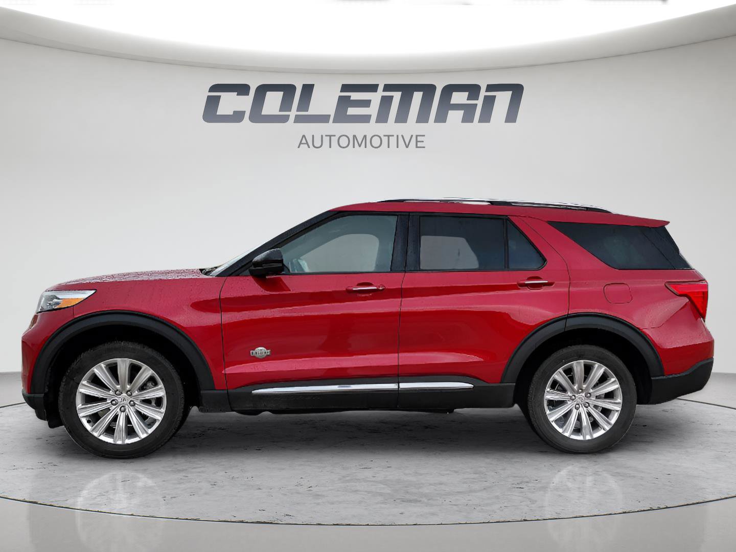 Used 2022 Ford Explorer King Ranch w/ Premium Technology Package image 2