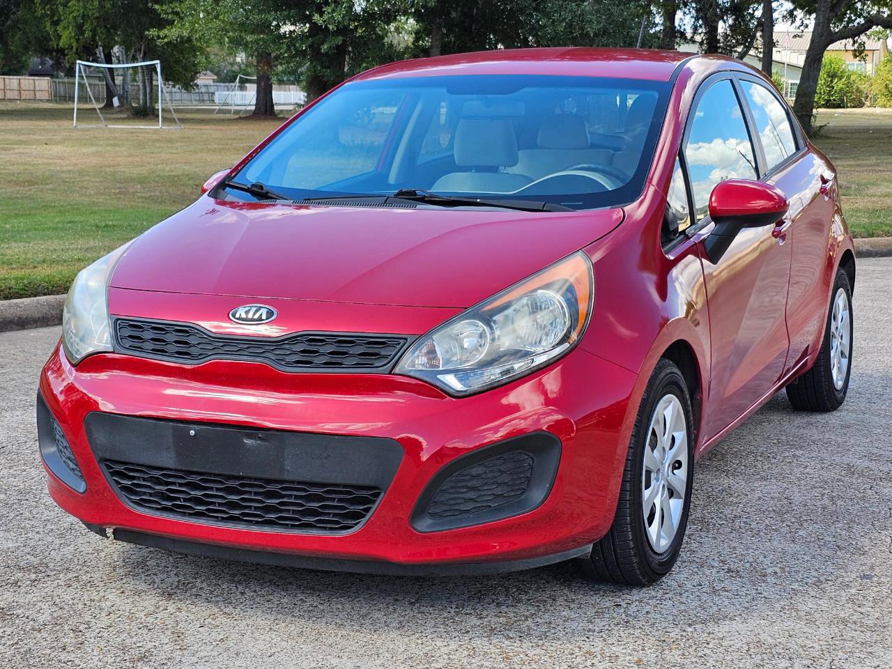 Used 2013 Kia Rio LX image 2