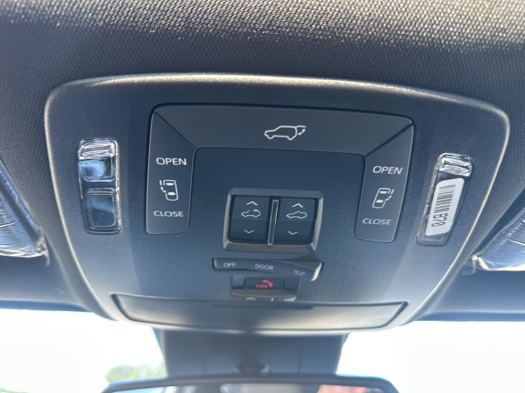 New 2026 Toyota Sienna XLE Woodland Edition AWD/4WD image 30