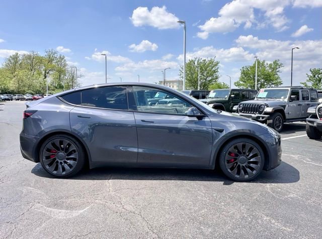 Used 2023 Tesla Model Y Performance AWD/4WD image 10