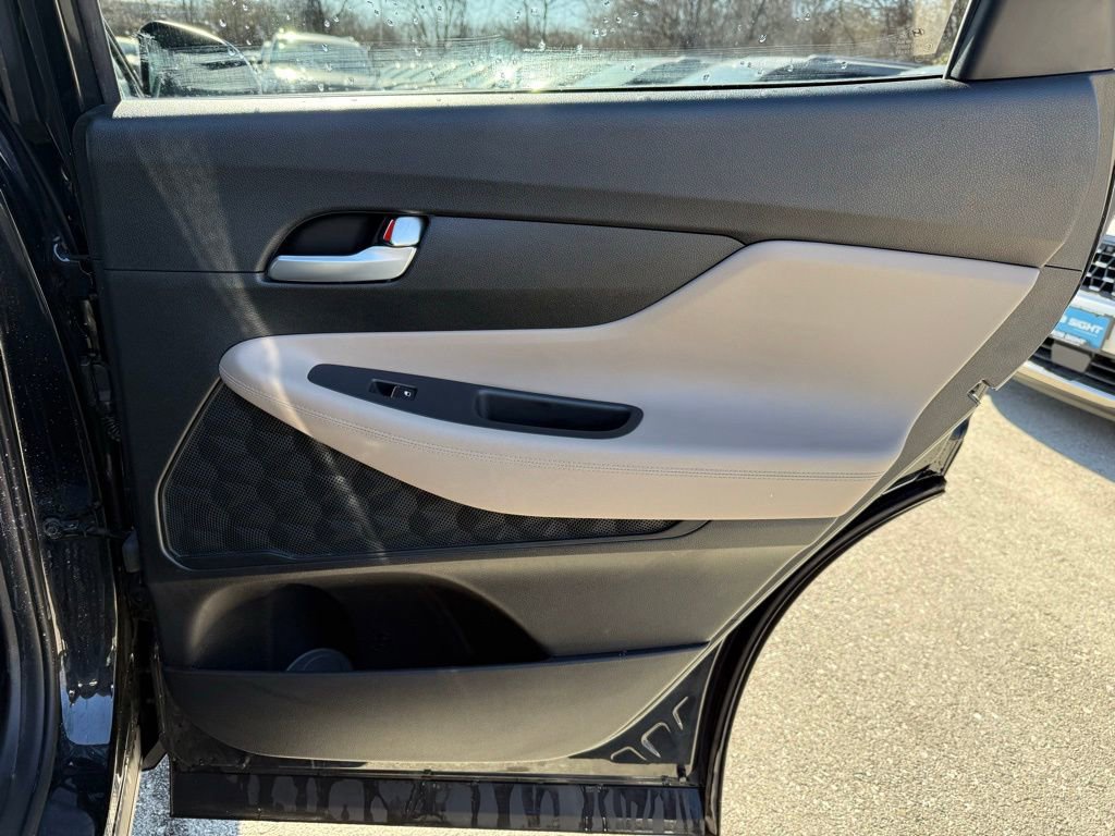 Used 2023 Hyundai Santa Fe SE image 14