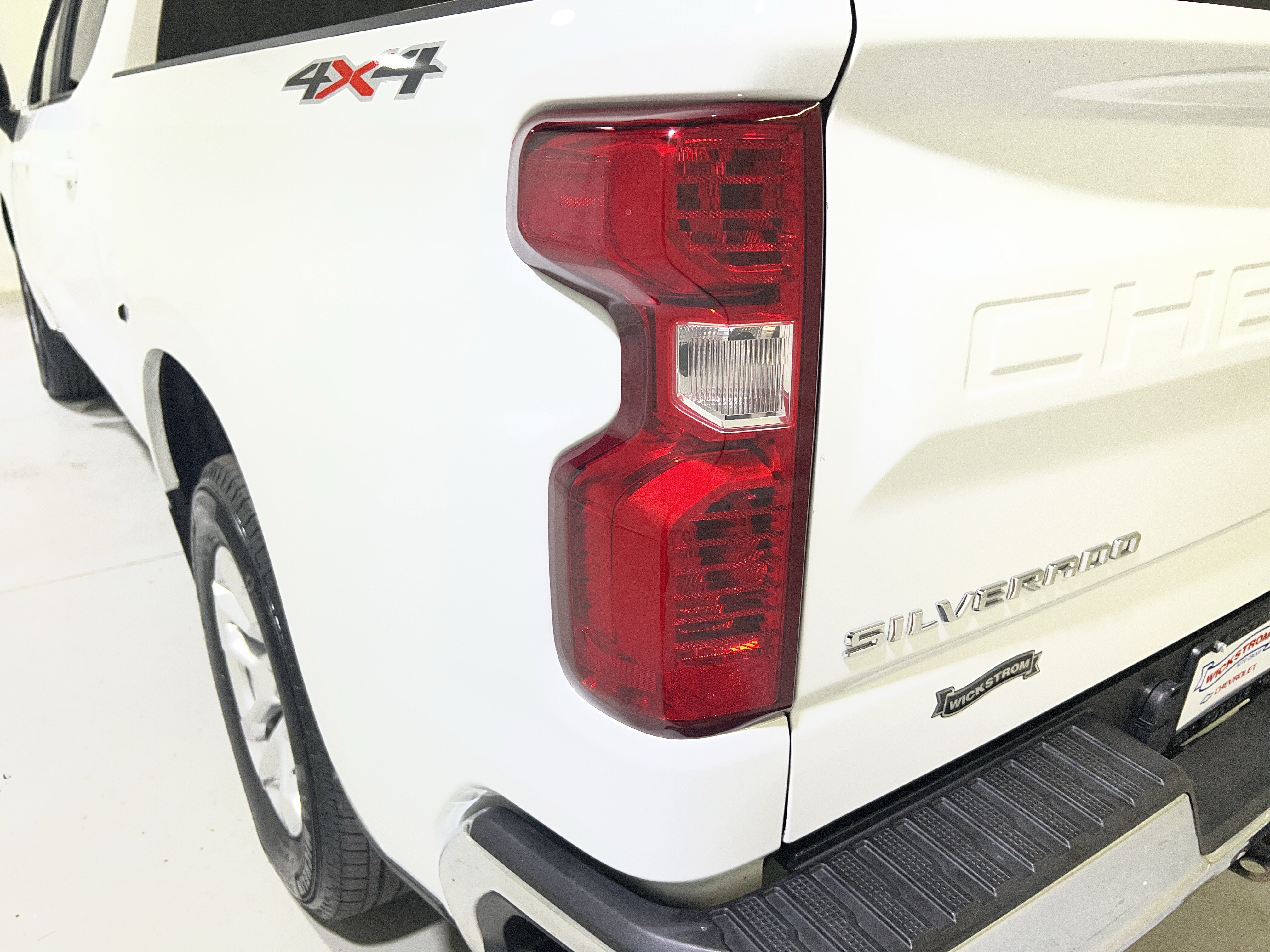 Certified 2023 Chevrolet Silverado 1500 LT AWD/4WD image 10