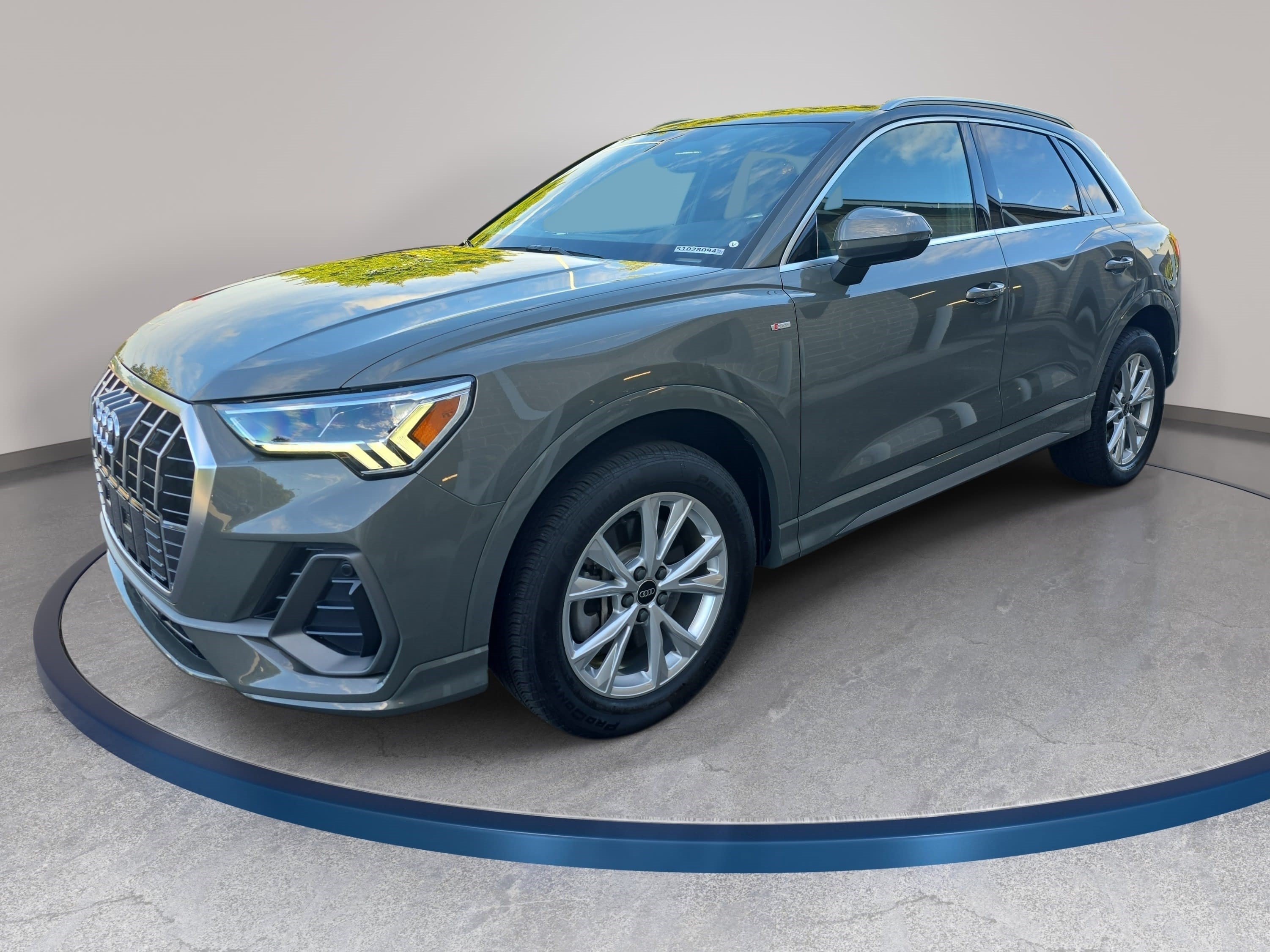 Certified 2025 Audi Q3 2.0T Premium Plus w/ Premium Plus Package