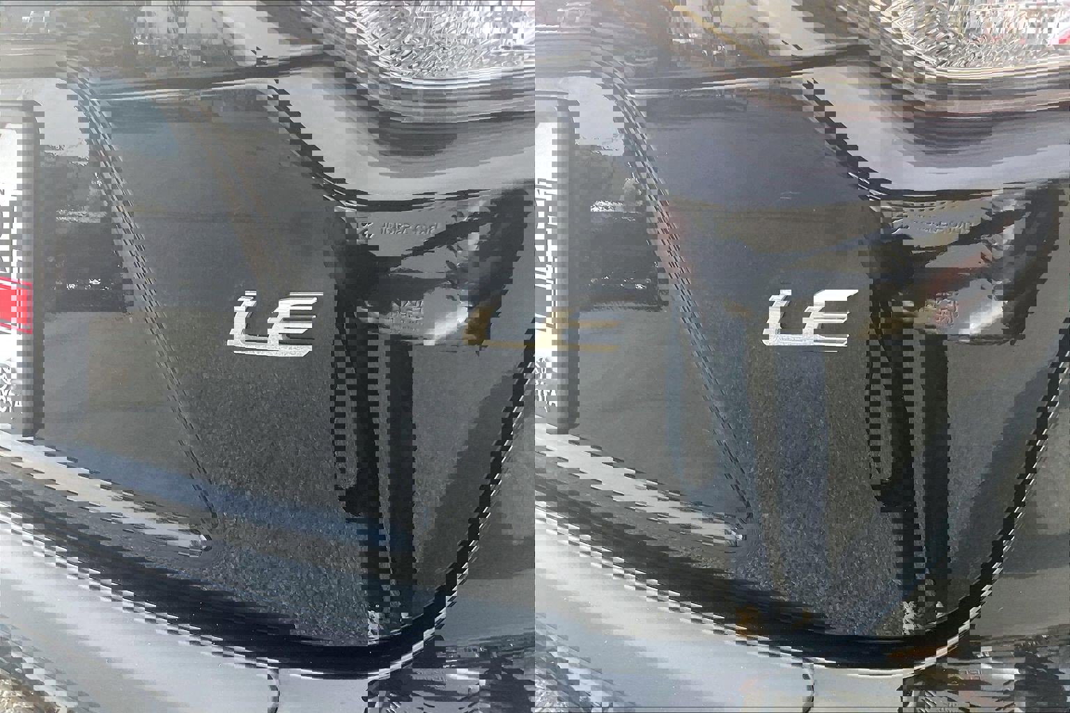 Used 2023 Toyota Corolla LE w/ Carpet Mat Package (TMS) image 10