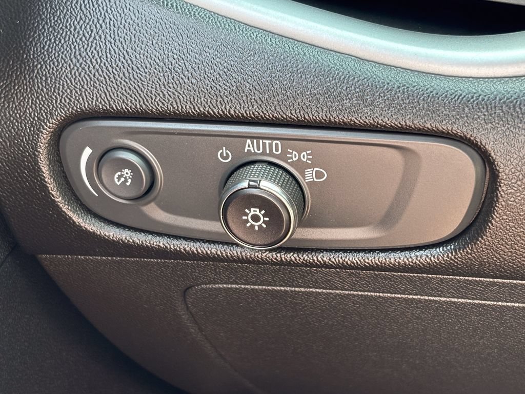 Used 2024 Chevrolet Malibu LT FWD image 32