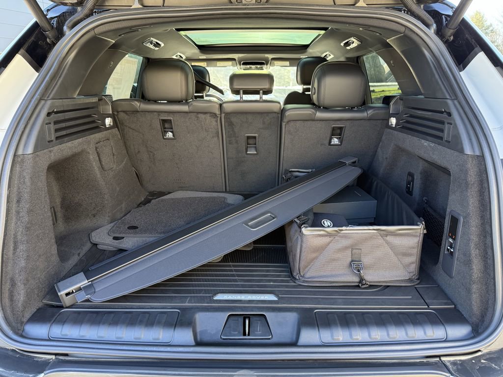 New 2025 Land Rover Range Rover Sport SE image 13