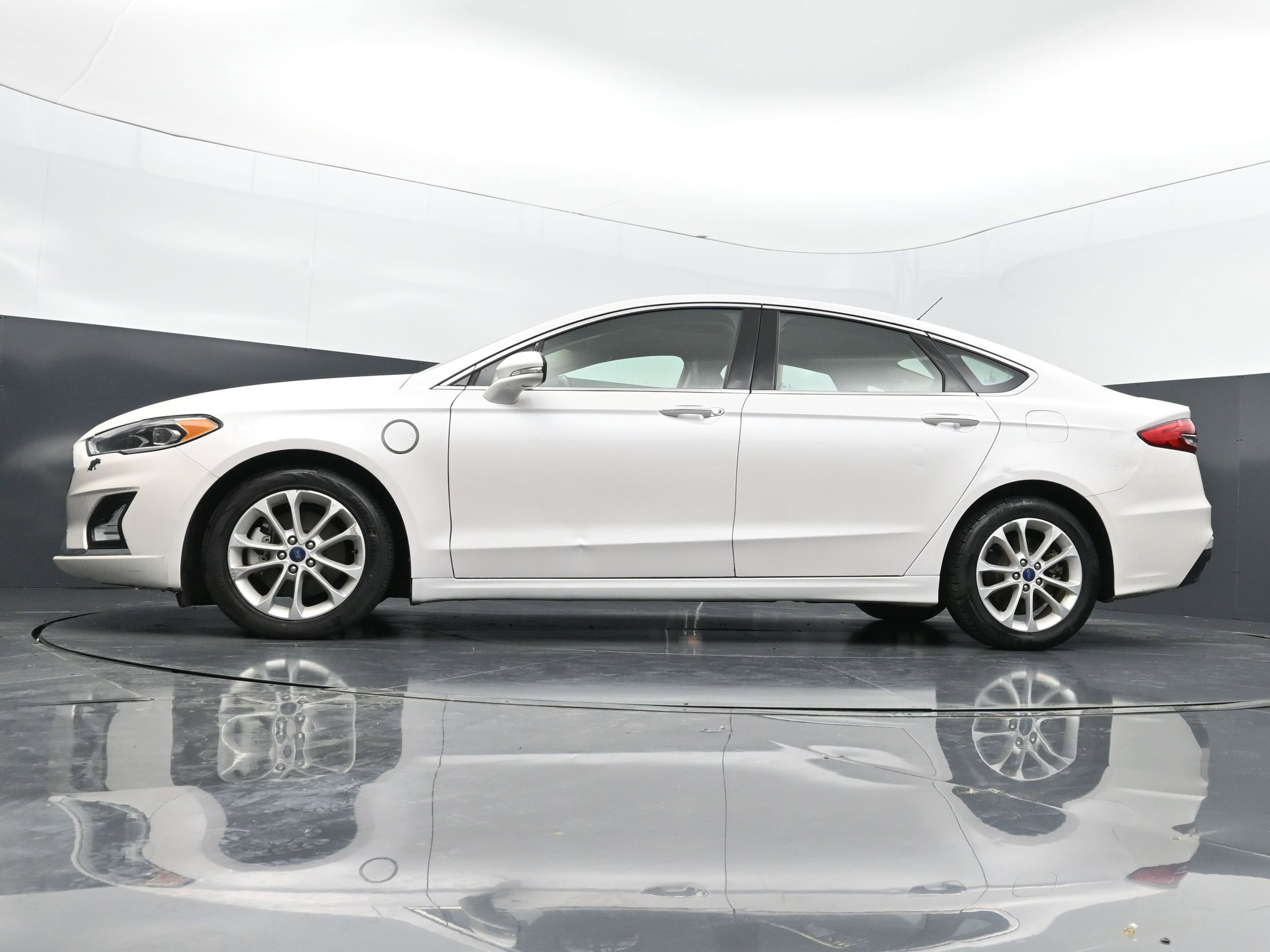 Used 2020 Ford Fusion Energi Titanium FWD image 36