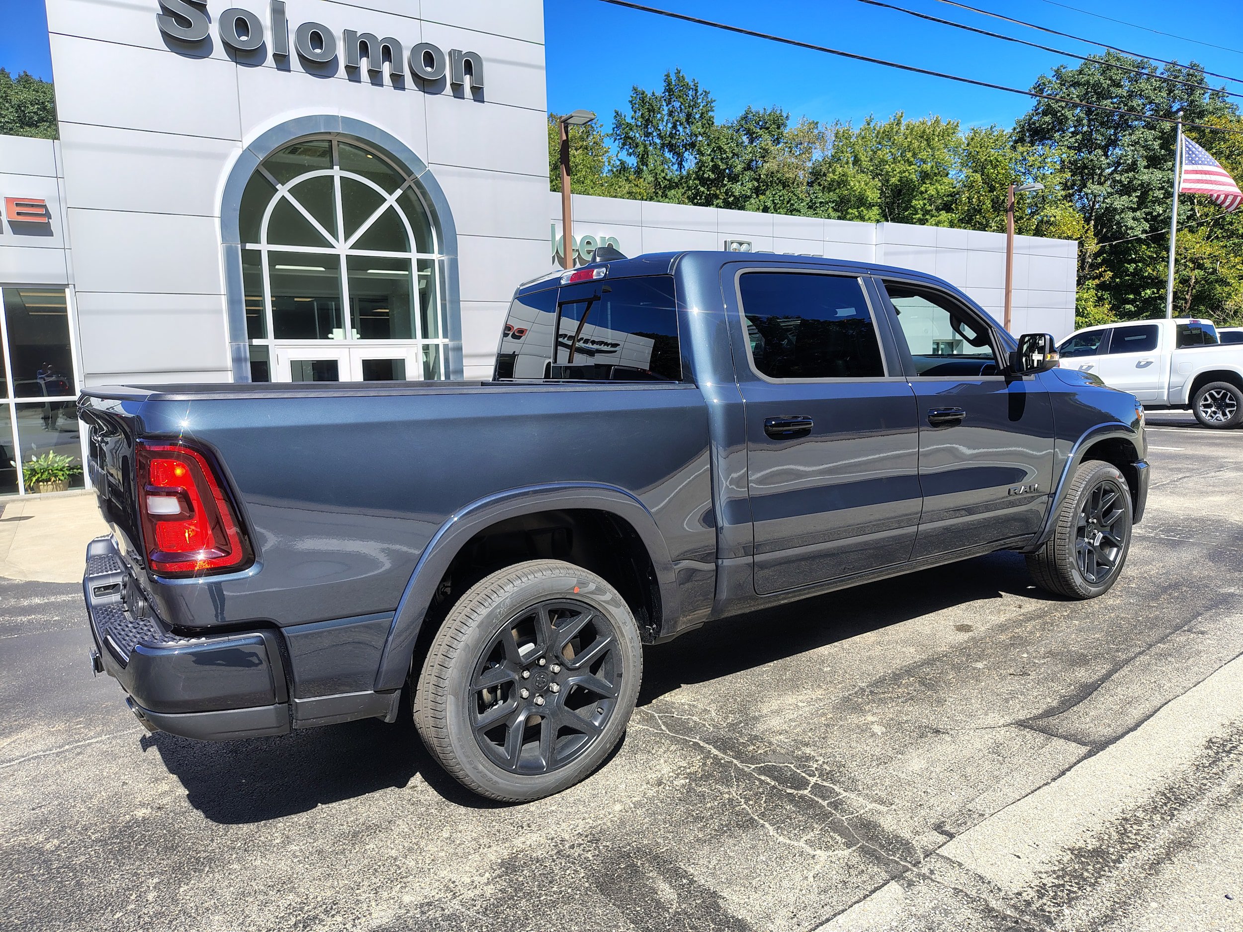 New 2027 RAM 1500 Laramie AWD/4WD image 14