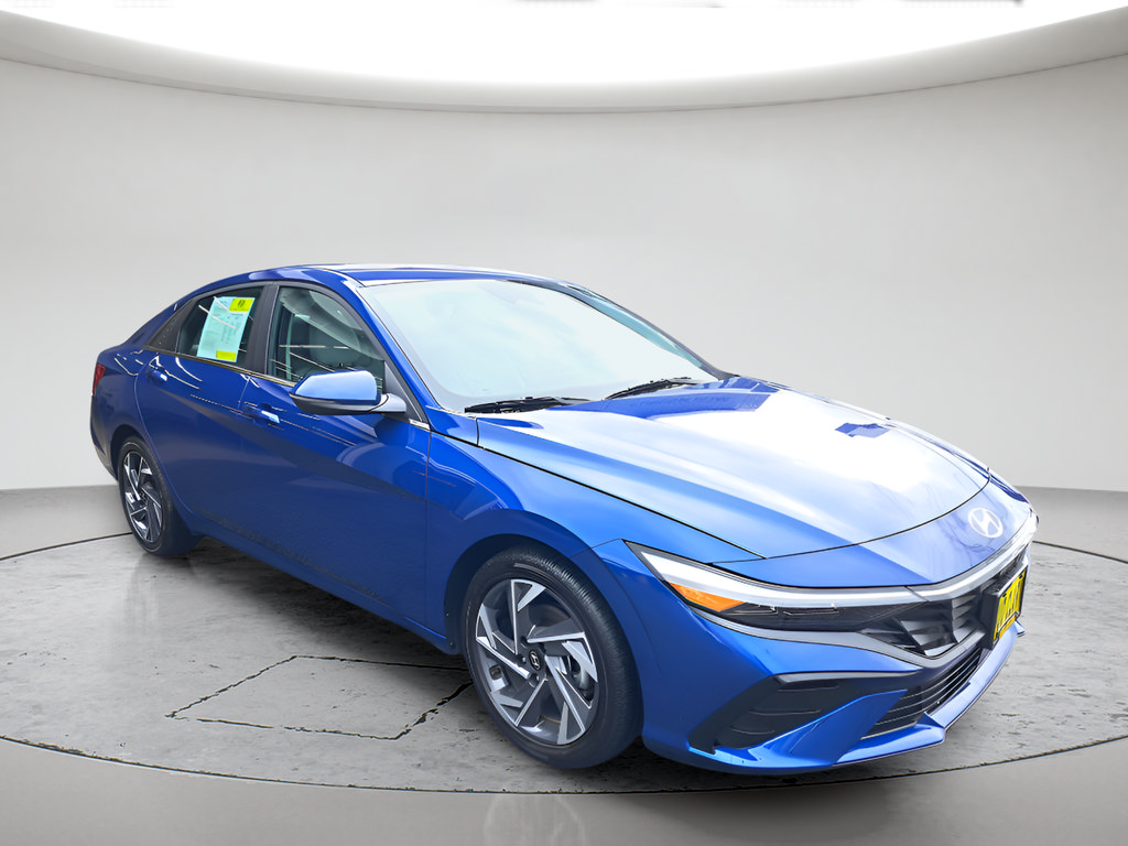 Used 2026 Hyundai Elantra Limited FWD image 7