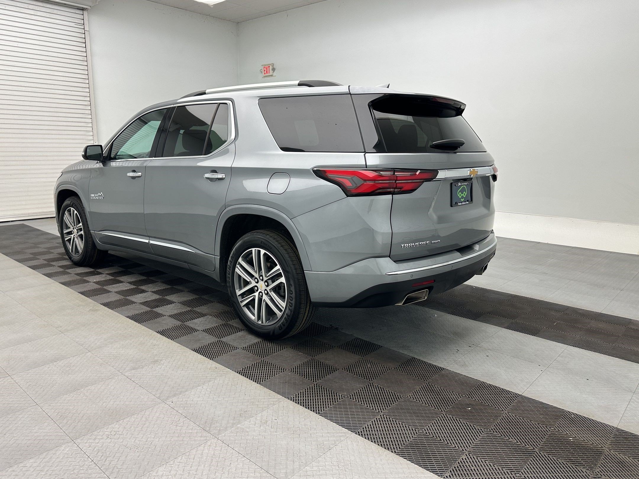 Certified 2023 Chevrolet Traverse High Country AWD/4WD image 3