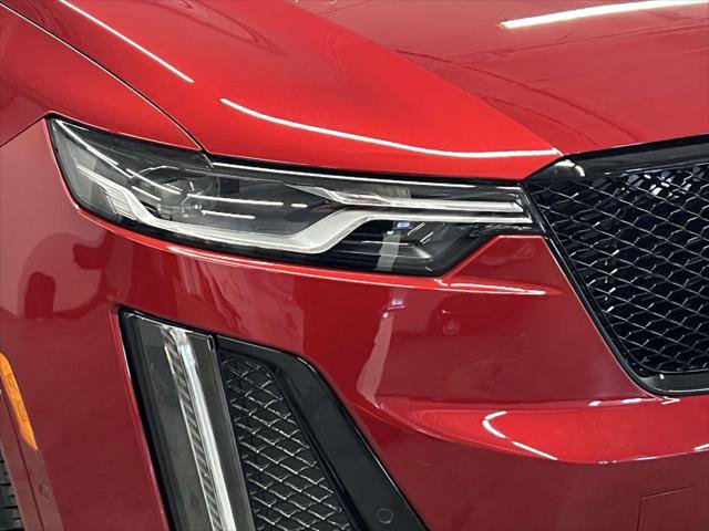 Used 2023 Cadillac XT6 Sport w/ LPO, ONYX Package image 10