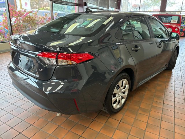 Used 2025 Toyota Corolla LE image 9