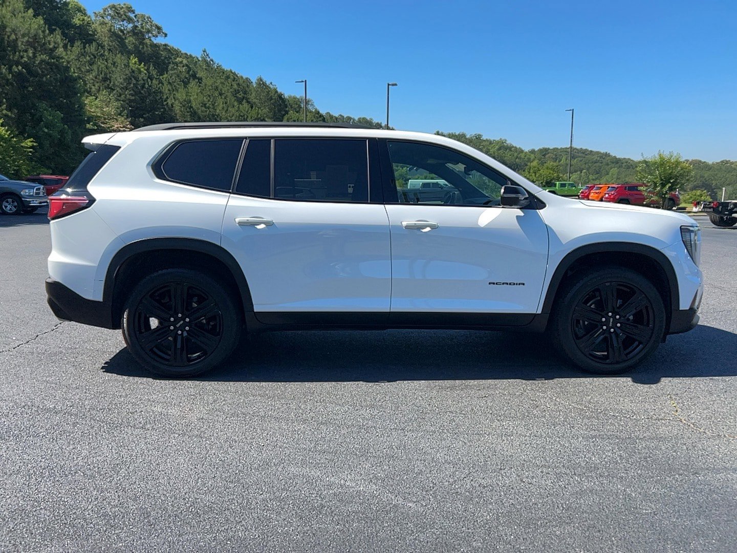 Used 2024 GMC Acadia Elevation w/ Black Edition FWD image 4