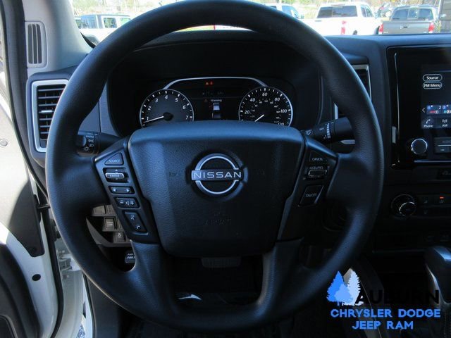 Used 2024 Nissan Frontier SV image 12