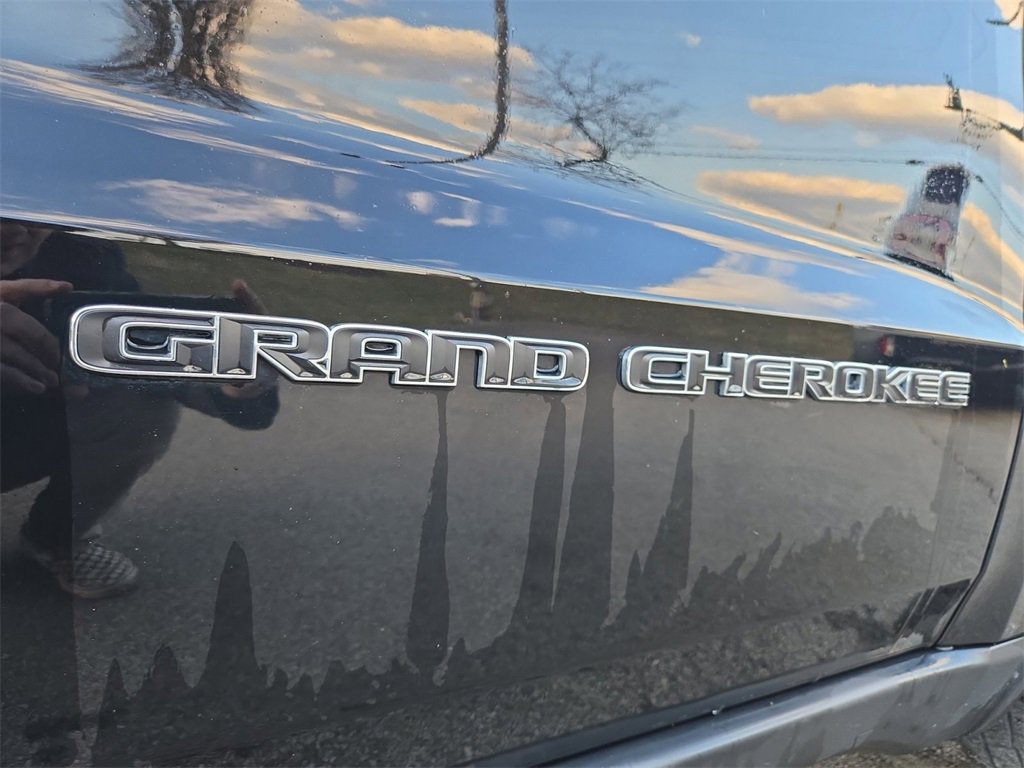 Used 2021 Jeep Grand Cherokee Laredo image 27