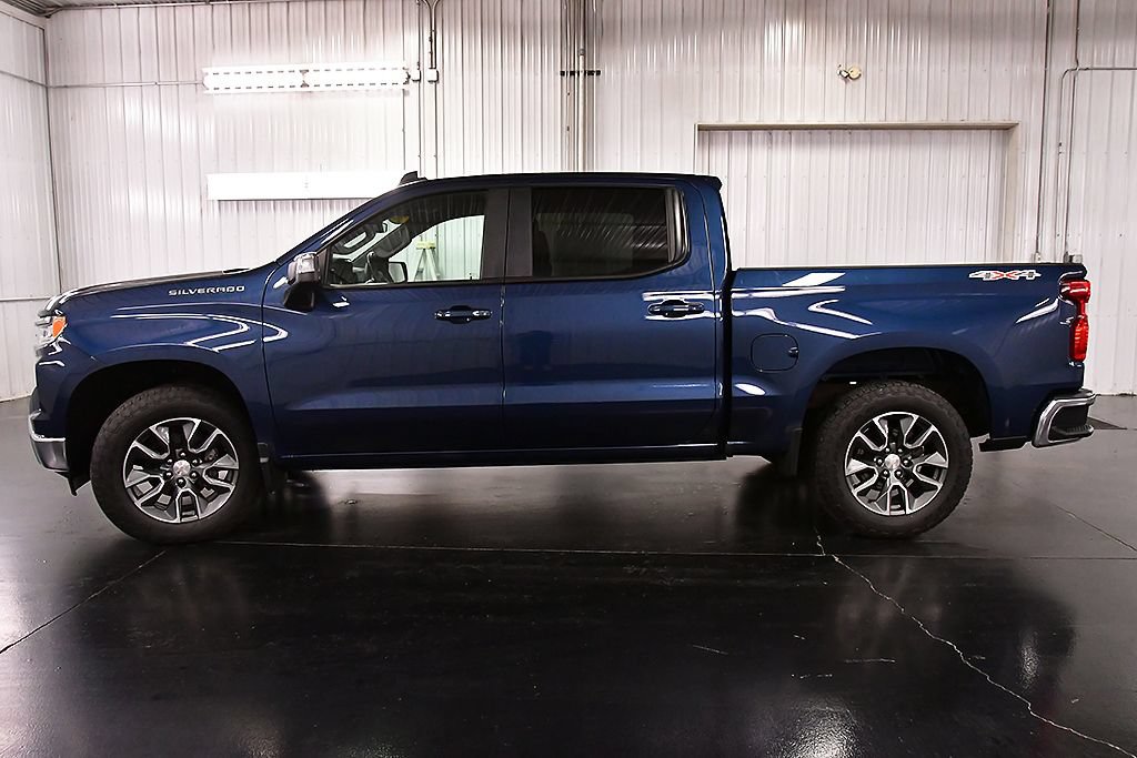 Used 2023 Chevrolet Silverado 1500 LT AWD/4WD image 4