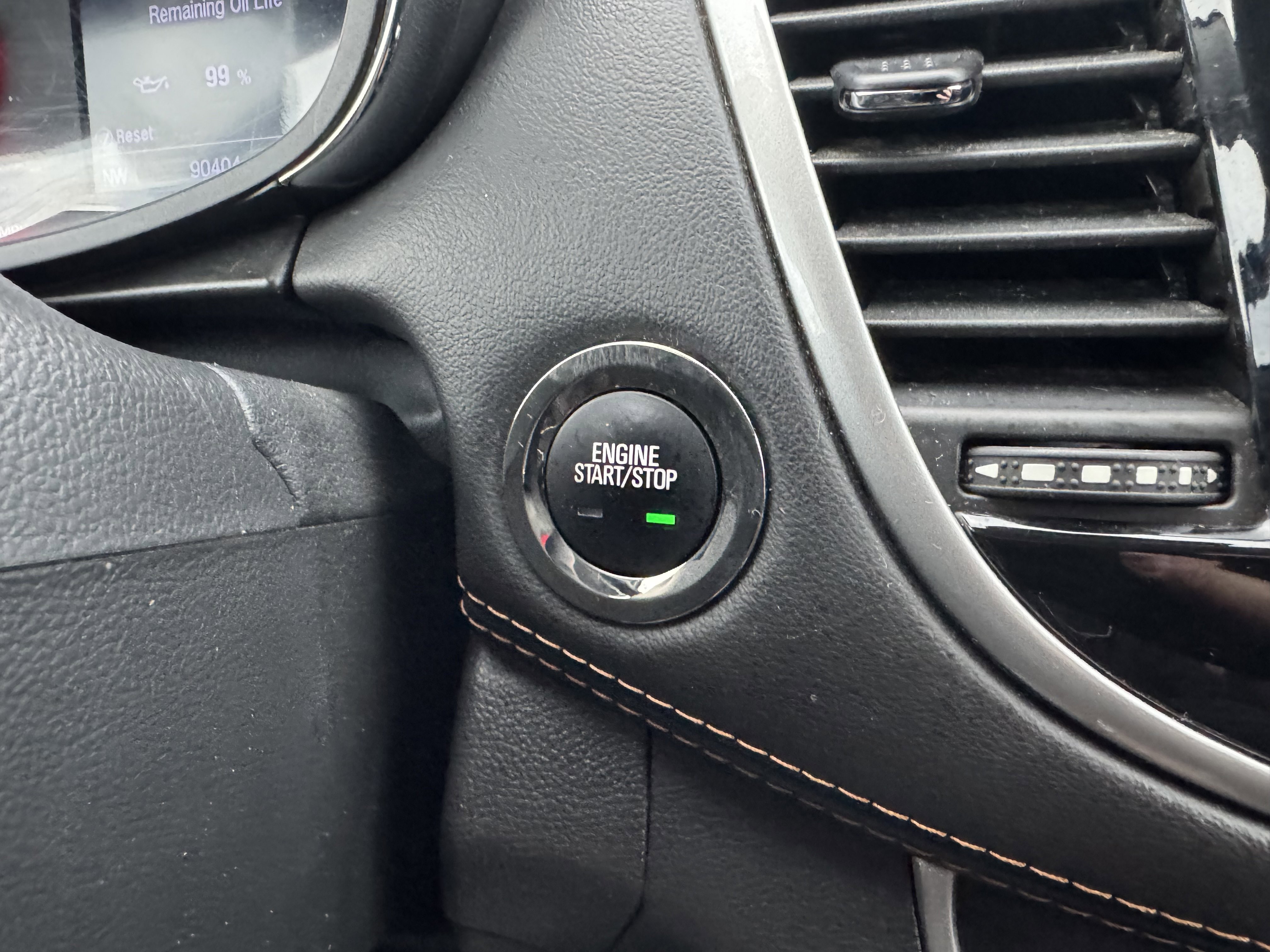 Used 2019 Chevrolet Trax LT w/ LT Convenience Package image 7