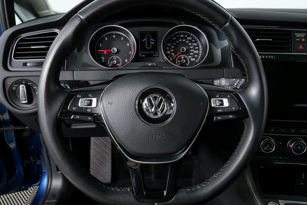 Used 2019 Volkswagen Golf SE image 8