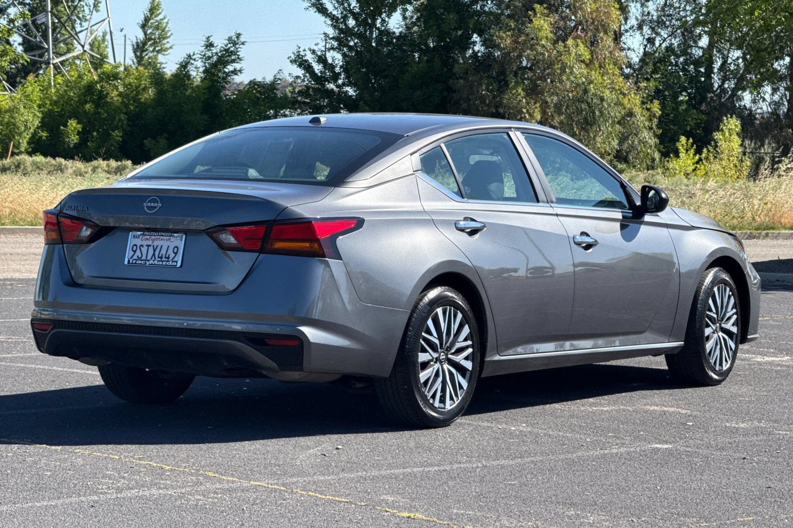 Used 2025 Nissan Altima 2.5 SV FWD image 4