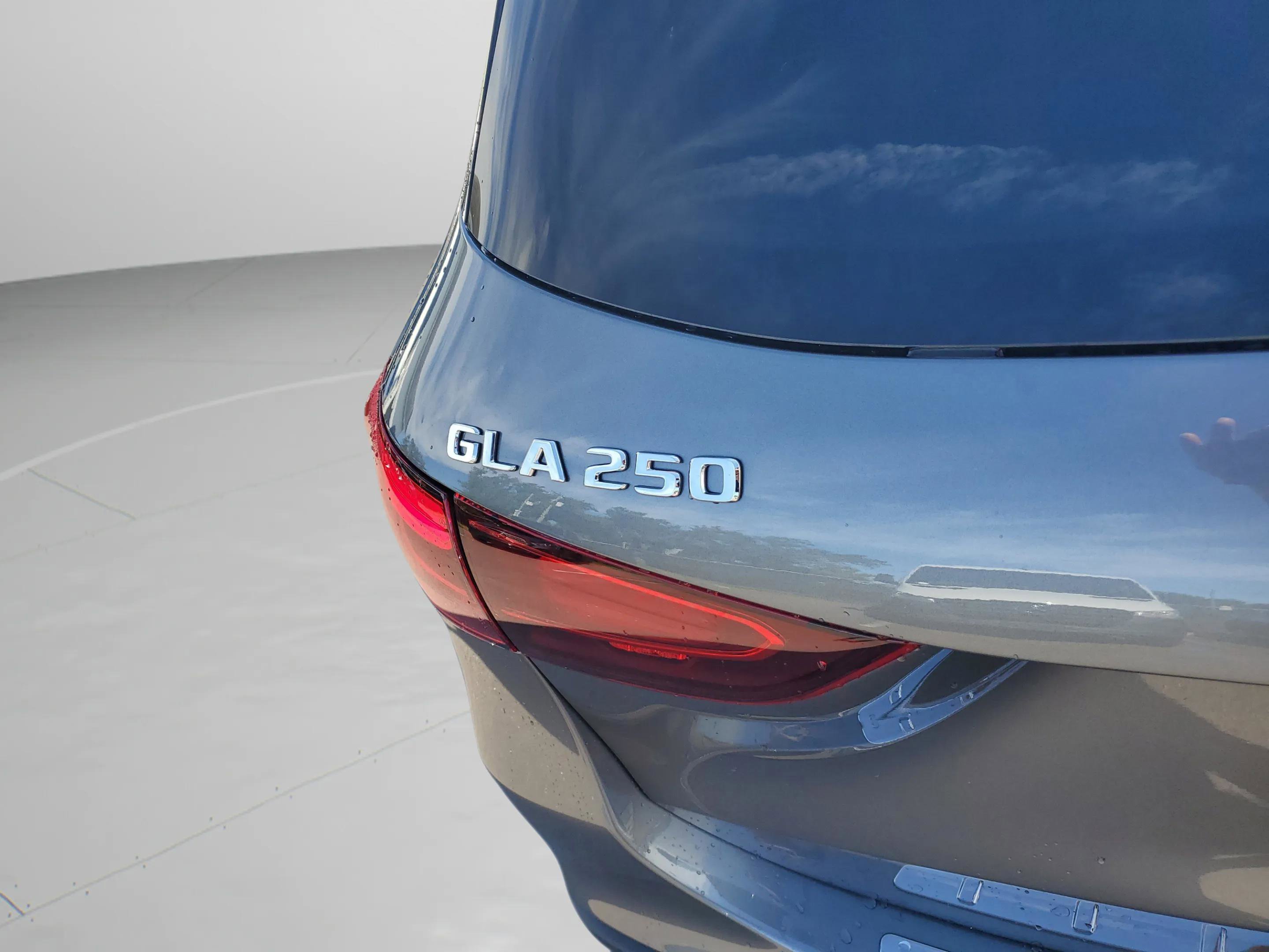 Certified 2026 Mercedes-Benz GLA 250 image 31