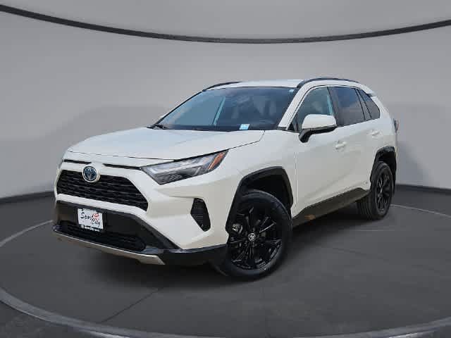 Used 2022 Toyota RAV4 SE AWD/4WD image 1