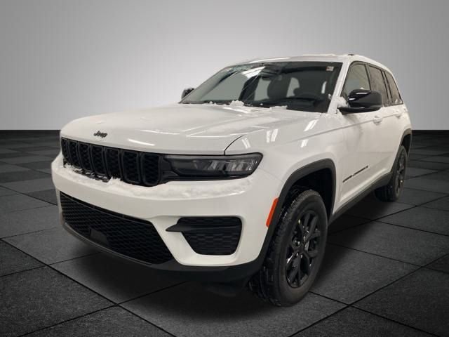 New 2025 Jeep Grand Cherokee Altitude image 3