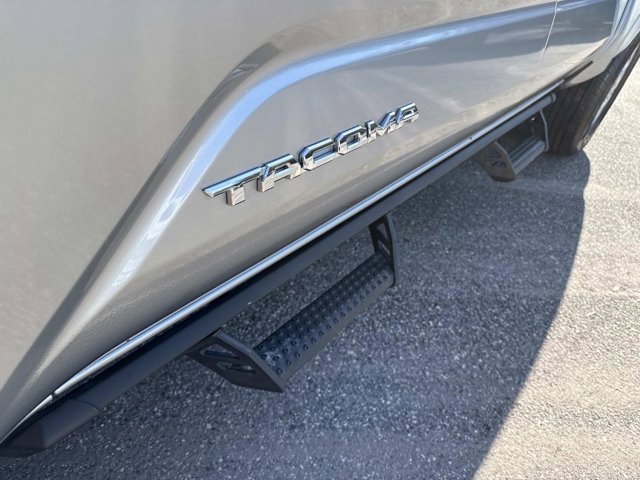 Used 2025 Toyota Tacoma SR5 image 7