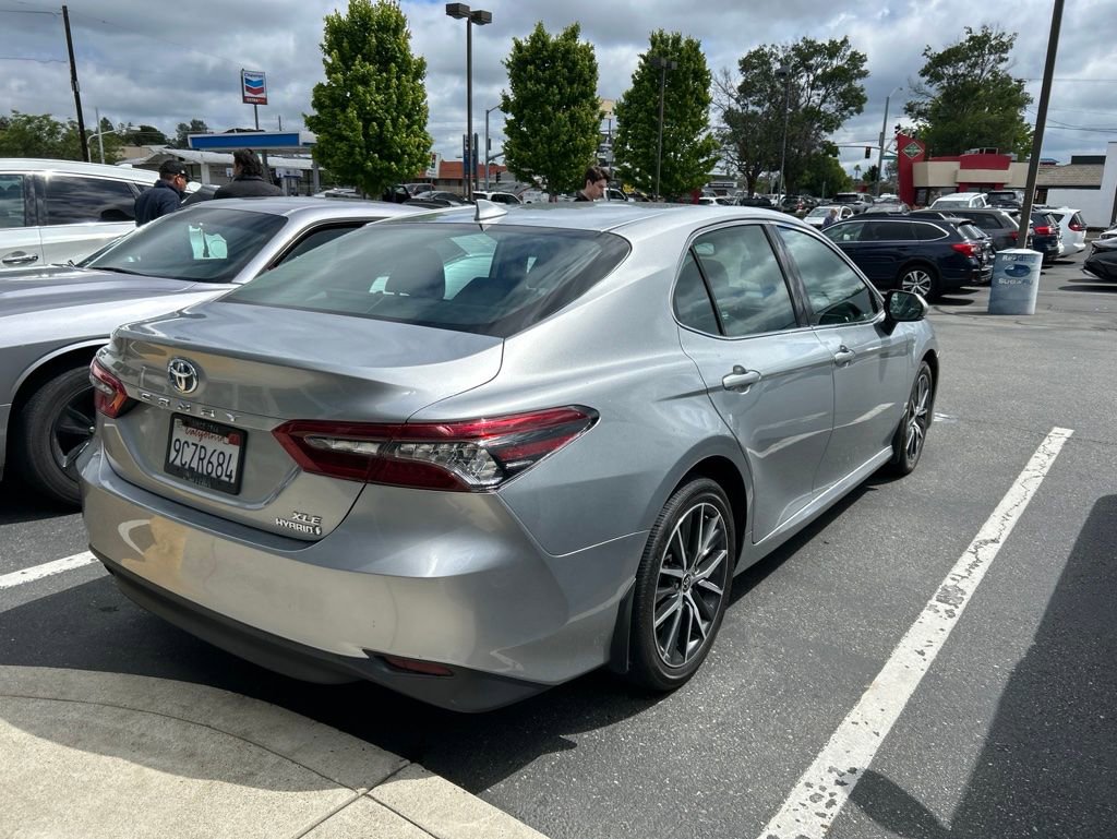 Used 2023 Toyota Camry XLE FWD image 4