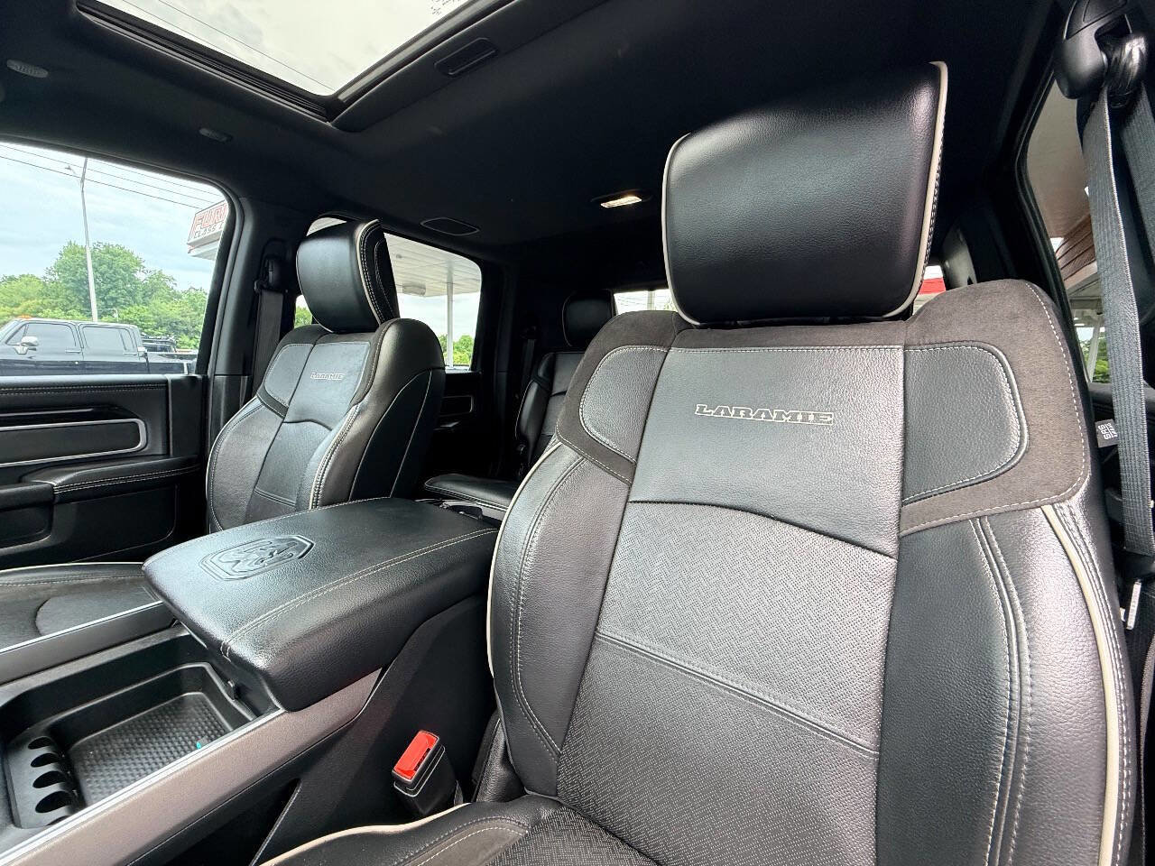 Used 2020 RAM 3500 Laramie AWD/4WD image 35