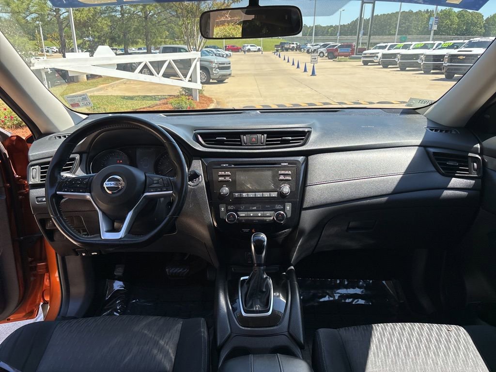 Used 2017 Nissan Rogue SV image 41