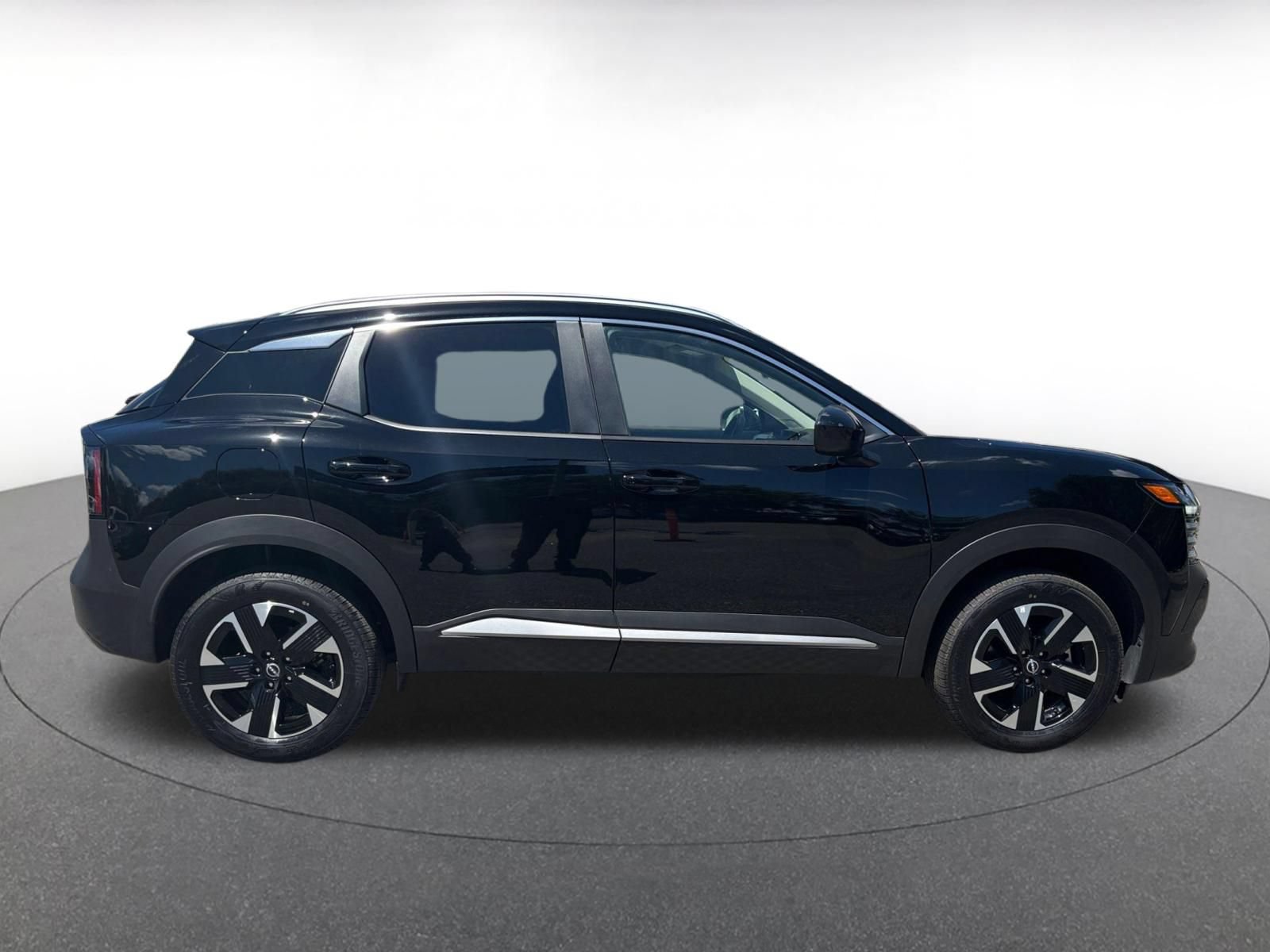 Used 2026 Nissan Kicks SV w/ Cold Weather Package AWD/4WD image 15