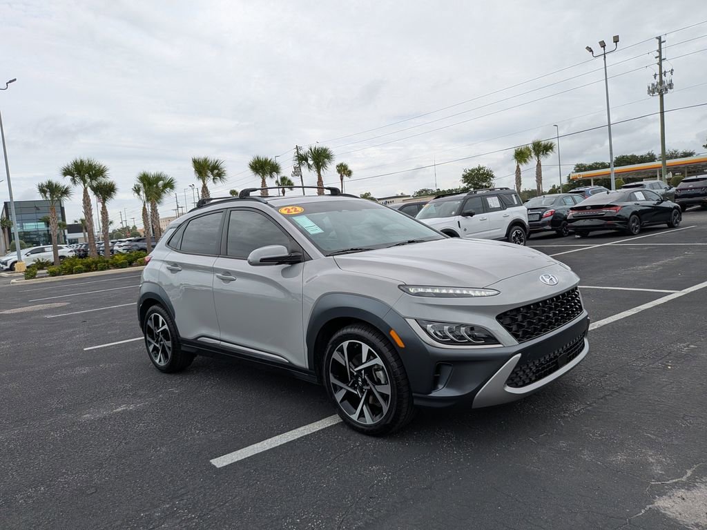 Used 2022 Hyundai Kona Limited FWD image 2