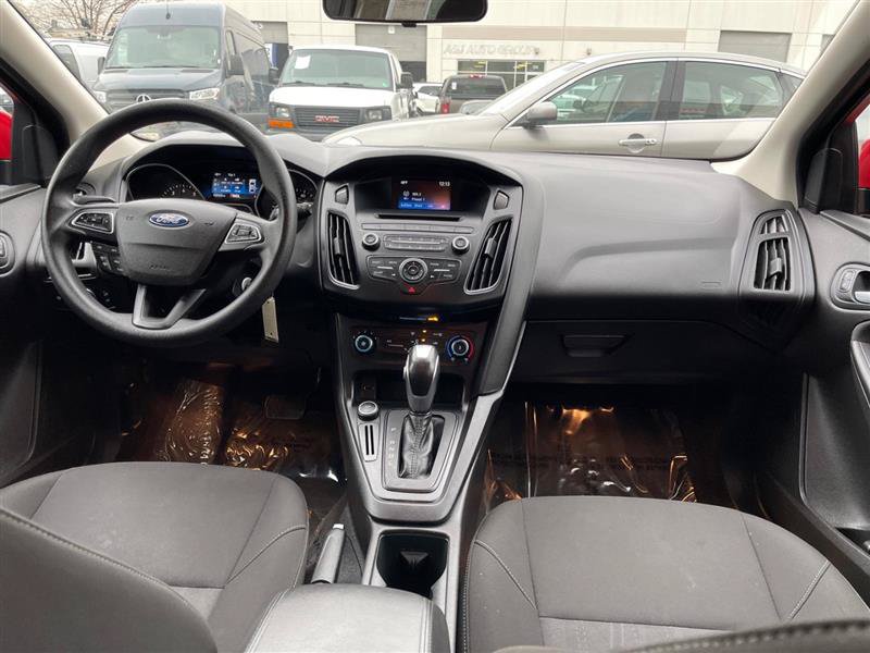 Used 2015 Ford Focus SE FWD image 49