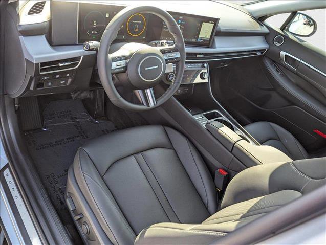 New 2025 Hyundai Sonata Limited image 3