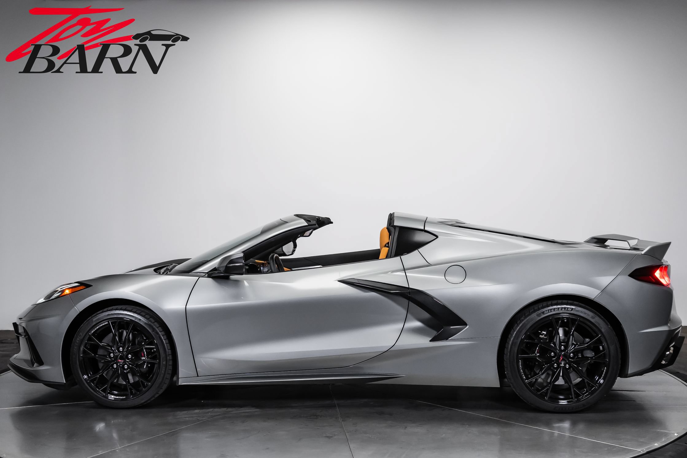 Used 2023 Chevrolet Corvette Stingray Preferred Cpe w/ Z51 Performance Package RWD image 2